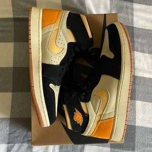 Nike Jordan Air Jordan 1 Zoom Air CMFT 2 Muslin / Celestial Gold / Black